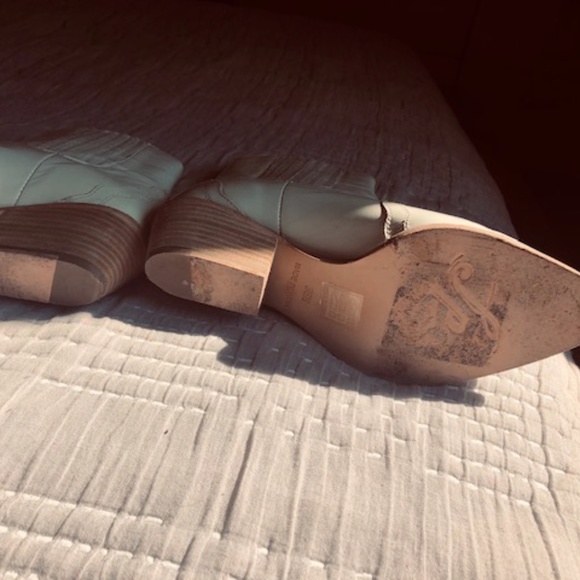 Free People New Frontier ivory patent leather ankle boots 6.5 - Picture 5 of 5